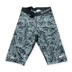 Nike Pro Vixen Snake Print 11” Biker Shorts Size Medium